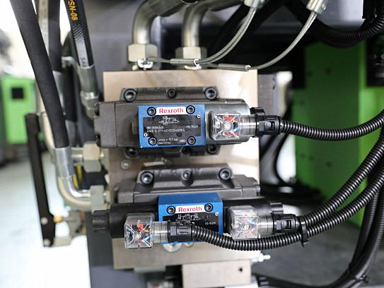 Máquina de moldeo por inyección con servomotor SK 140T
   