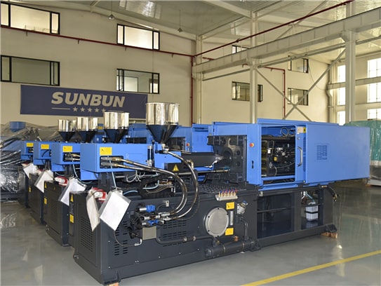 Máquina de moldeo por inyección para fabricación de suelas con bomba variable SB1180V 118T 
   