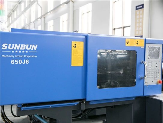 Máquina de moldeo por inyección para fabricación de suelas con bomba variable SB1380V 138T 
   